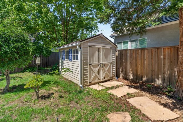 8822 Breaker Point Ct, Elk Grove, CA 95758