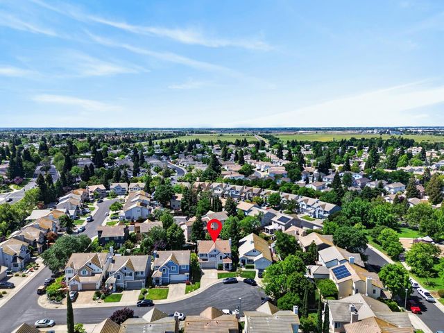 8822 Breaker Point Ct, Elk Grove, CA 95758