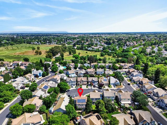8822 Breaker Point Ct, Elk Grove, CA 95758