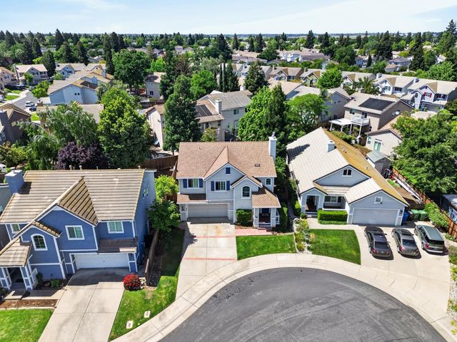 8822 Breaker Point Ct, Elk Grove, CA 95758