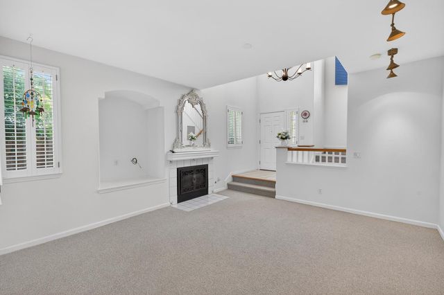 8822 Breaker Point Ct, Elk Grove, CA 95758