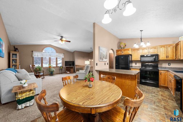 116 W Birchwood Dr Drive, Brandon, SD 57005