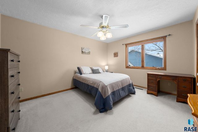 116 W Birchwood Dr Drive, Brandon, SD 57005