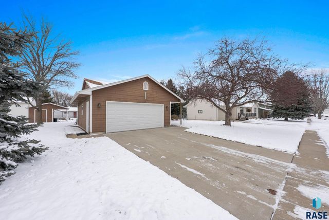 116 W Birchwood Dr Drive, Brandon, SD 57005
