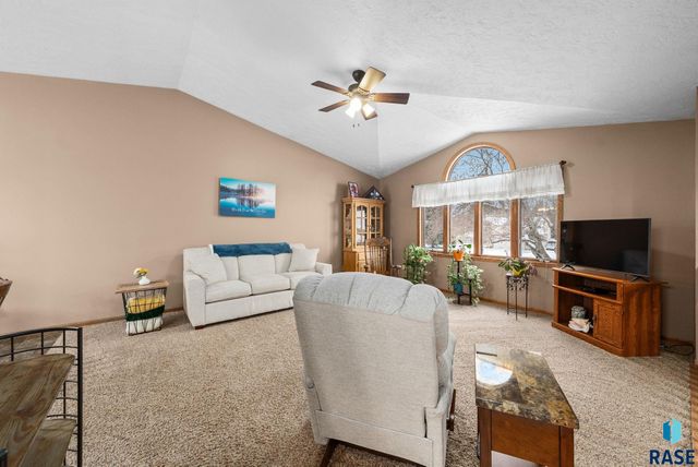 116 W Birchwood Dr Drive, Brandon, SD 57005