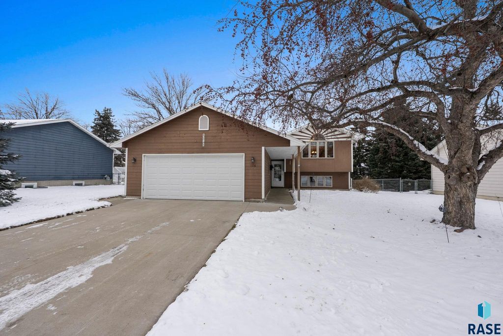 116 W Birchwood Dr Drive, Brandon, SD 57005