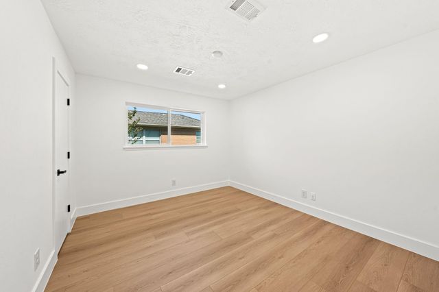 7631 Westwind Lane, Houston, TX 77071