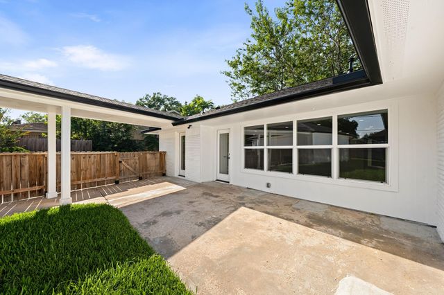 7631 Westwind Lane, Houston, TX 77071