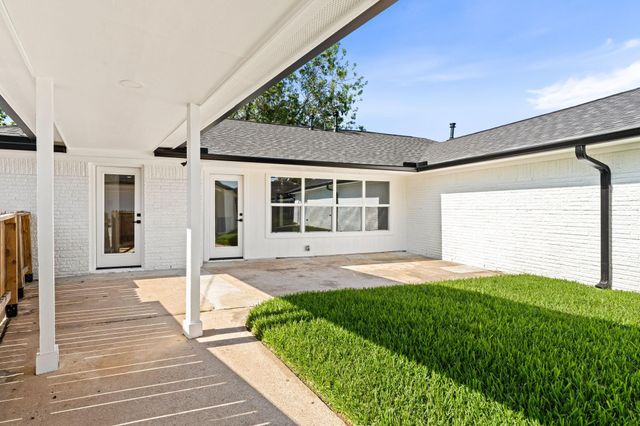 7631 Westwind Lane, Houston, TX 77071