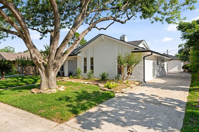 7631 Westwind Lane, Houston, TX 77071