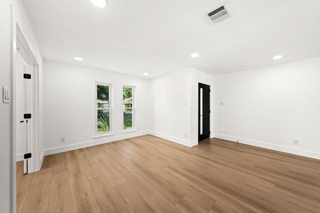 7631 Westwind Lane, Houston, TX 77071