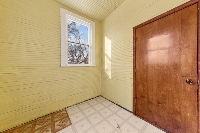 1195 Edgerton Street, Saint Paul, MN 55130