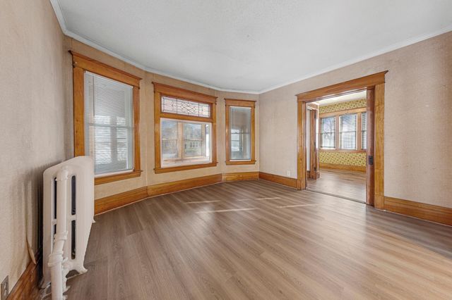 1195 Edgerton Street, Saint Paul, MN 55130