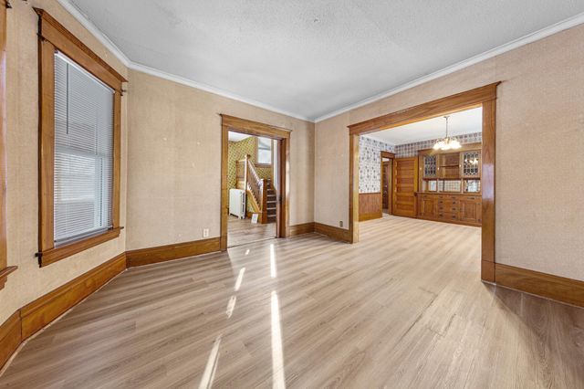 1195 Edgerton Street, Saint Paul, MN 55130