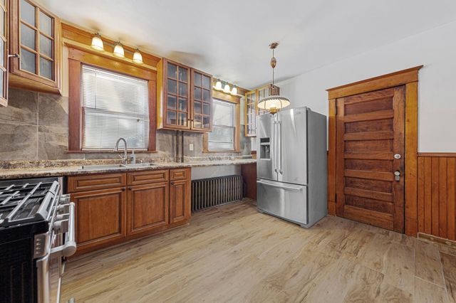 1195 Edgerton Street, Saint Paul, MN 55130