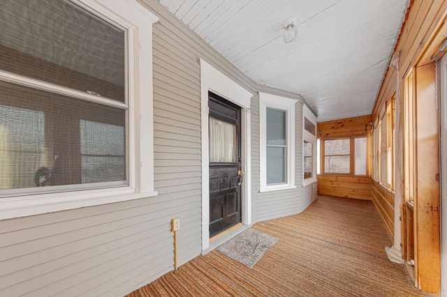 1195 Edgerton Street, Saint Paul, MN 55130