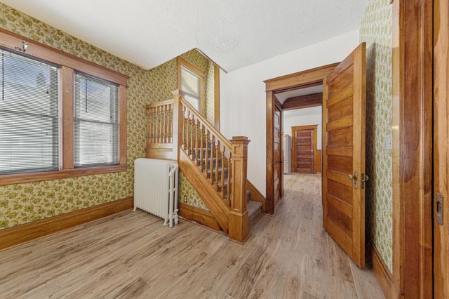 1195 Edgerton Street, Saint Paul, MN 55130