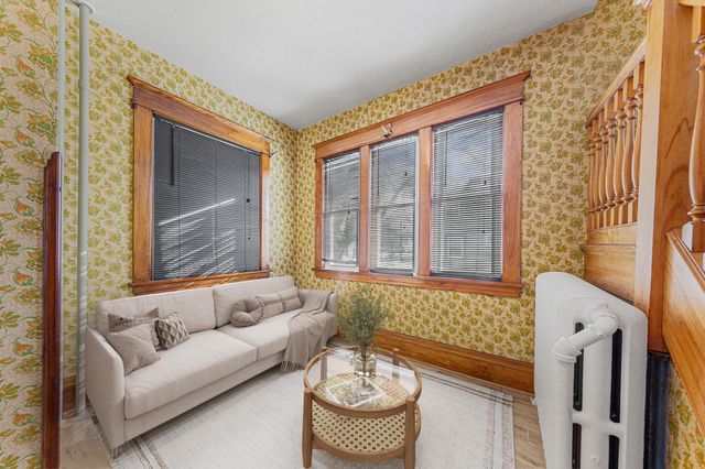 1195 Edgerton Street, Saint Paul, MN 55130