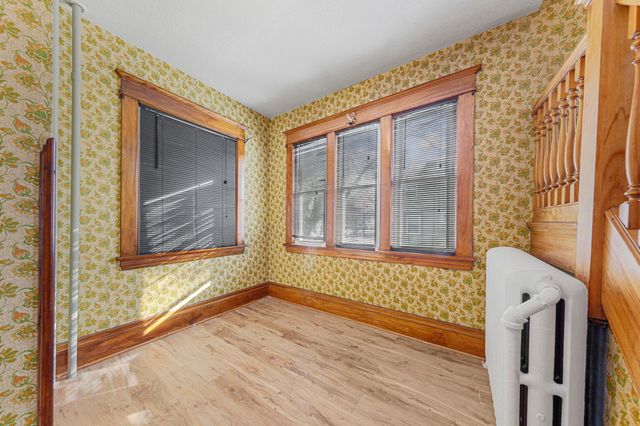 1195 Edgerton Street, Saint Paul, MN 55130