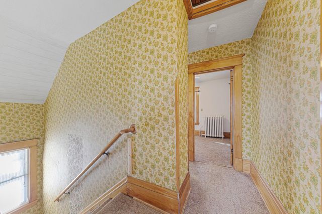 1195 Edgerton Street, Saint Paul, MN 55130