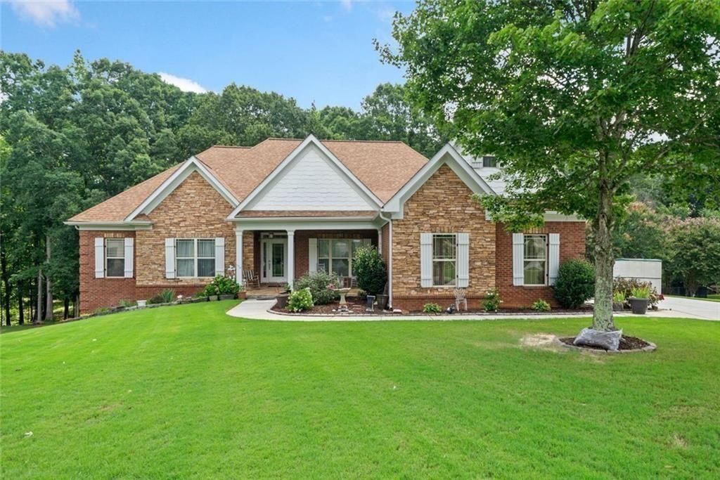 2200 Spruce Lake Drive, Dacula, GA 30019