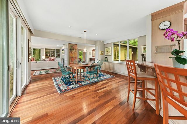 1657 LINDEN OAKS LN, Bethlehem, PA 18015