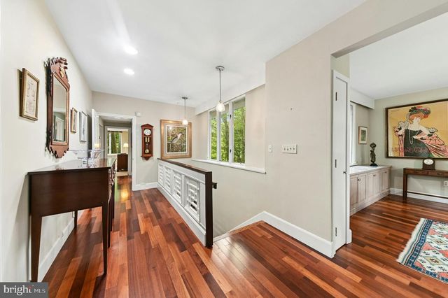 1657 LINDEN OAKS LN, Bethlehem, PA 18015