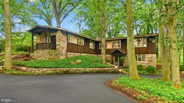 1657 LINDEN OAKS LN, Bethlehem, PA 18015