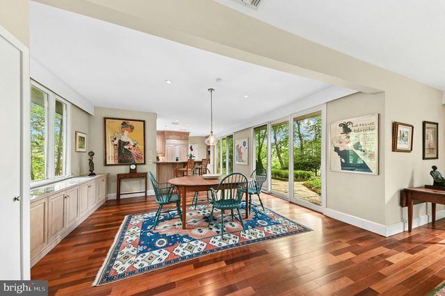 1657 LINDEN OAKS LN, Bethlehem, PA 18015