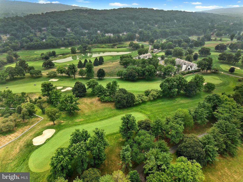 1657 LINDEN OAKS LN, Bethlehem, PA 18015