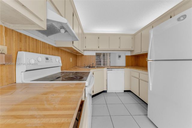 440 NW 214th St 104, Miami Gardens, FL 33169