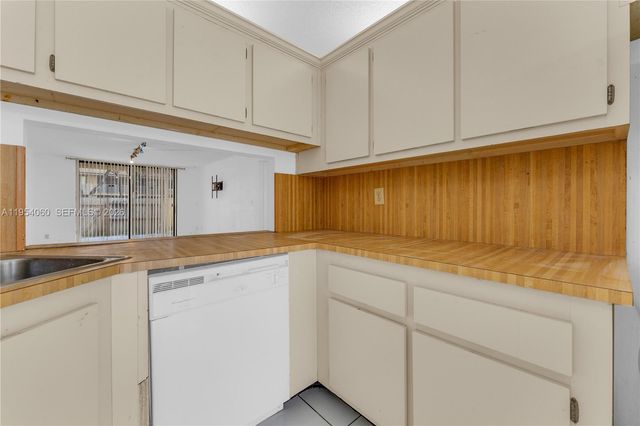 440 NW 214th St 104, Miami Gardens, FL 33169