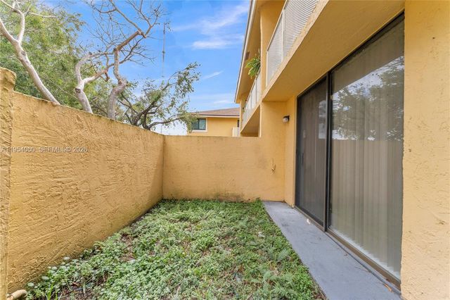 440 NW 214th St 104, Miami Gardens, FL 33169