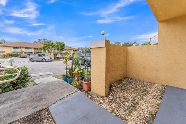 440 NW 214th St 104, Miami Gardens, FL 33169