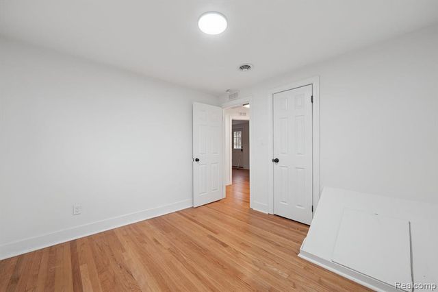 16891 Avon Avenue, Detroit, MI 48219