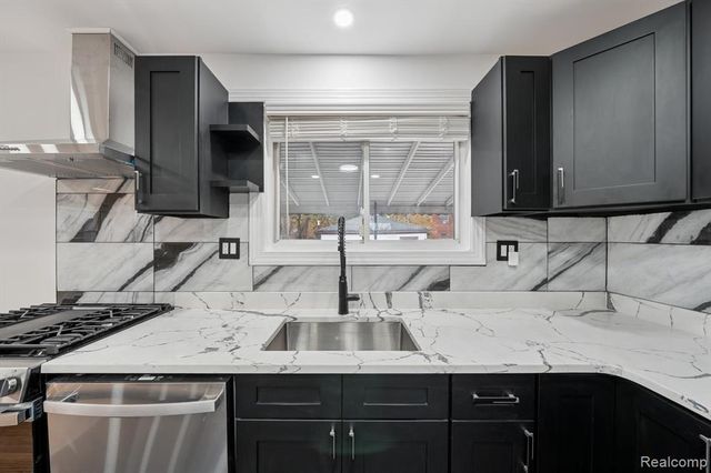 16891 Avon Avenue, Detroit, MI 48219