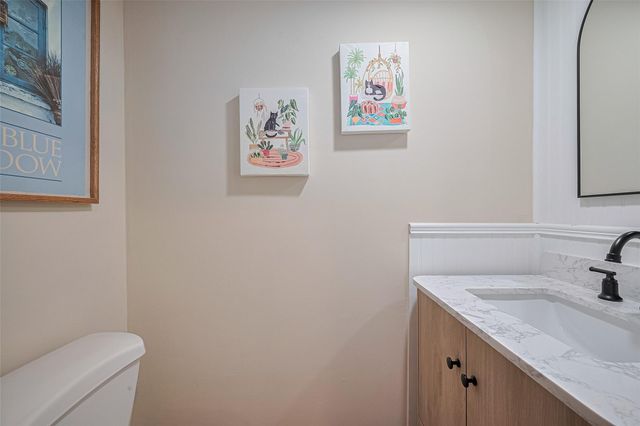 674 S Ripple Creek Drive 674, Houston, TX 77057