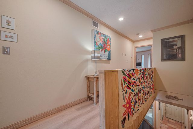 674 S Ripple Creek Drive 674, Houston, TX 77057