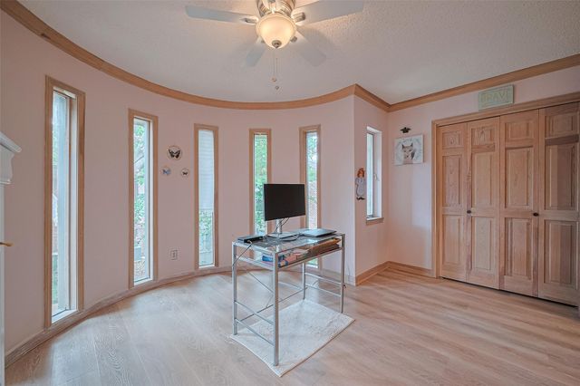 674 S Ripple Creek Drive 674, Houston, TX 77057