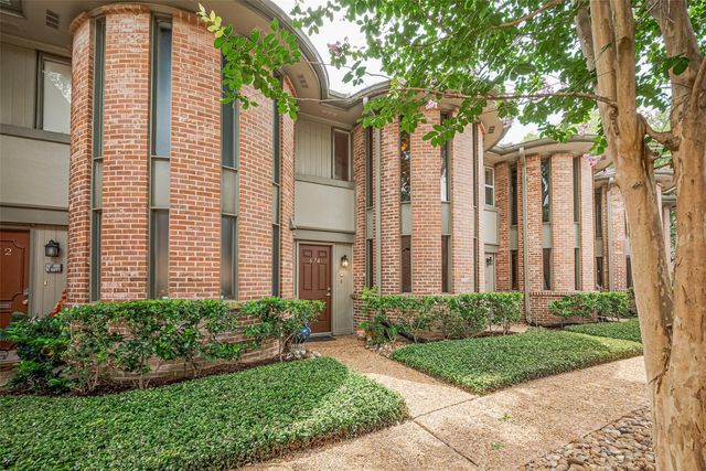 674 S Ripple Creek Drive 674, Houston, TX 77057