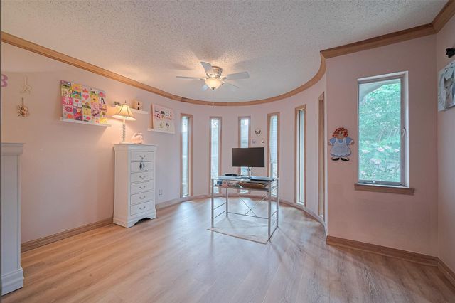 674 S Ripple Creek Drive 674, Houston, TX 77057