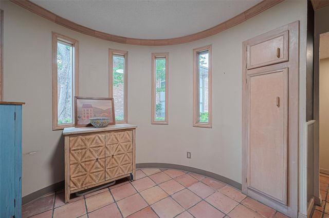 674 S Ripple Creek Drive 674, Houston, TX 77057