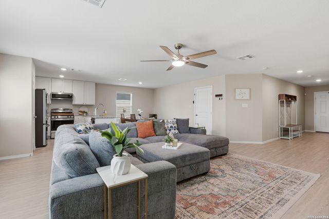 14818 Dillard Mill, San Antonio, TX 78254