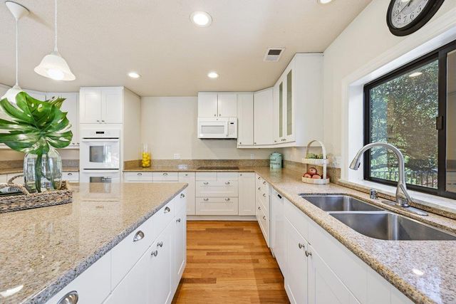 14051 Strawberry Cir, Penn Valley, CA 95946