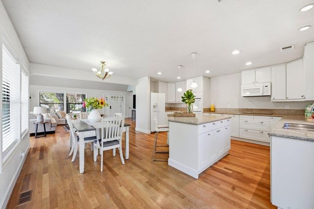 14051 Strawberry Cir, Penn Valley, CA 95946