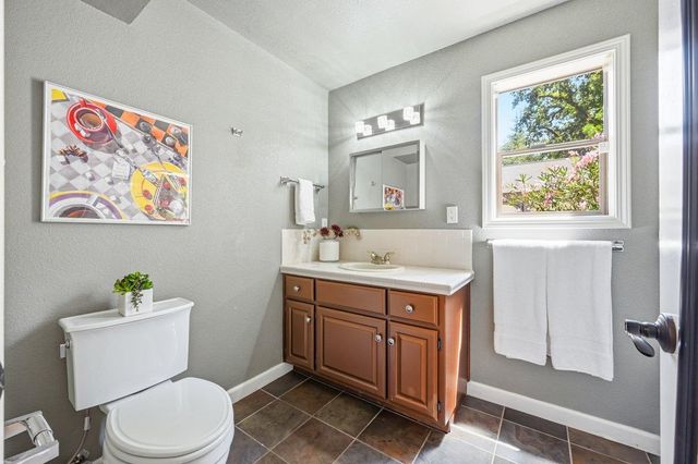 14051 Strawberry Cir, Penn Valley, CA 95946