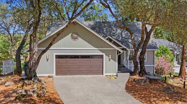 14051 Strawberry Cir, Penn Valley, CA 95946