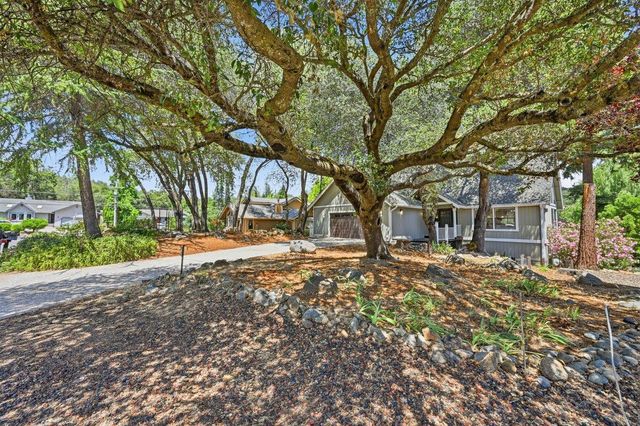 14051 Strawberry Cir, Penn Valley, CA 95946