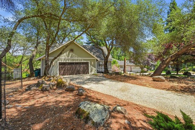 14051 Strawberry Cir, Penn Valley, CA 95946