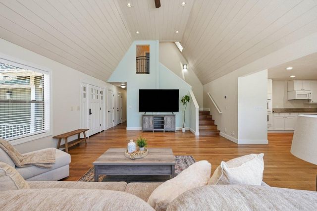 14051 Strawberry Cir, Penn Valley, CA 95946